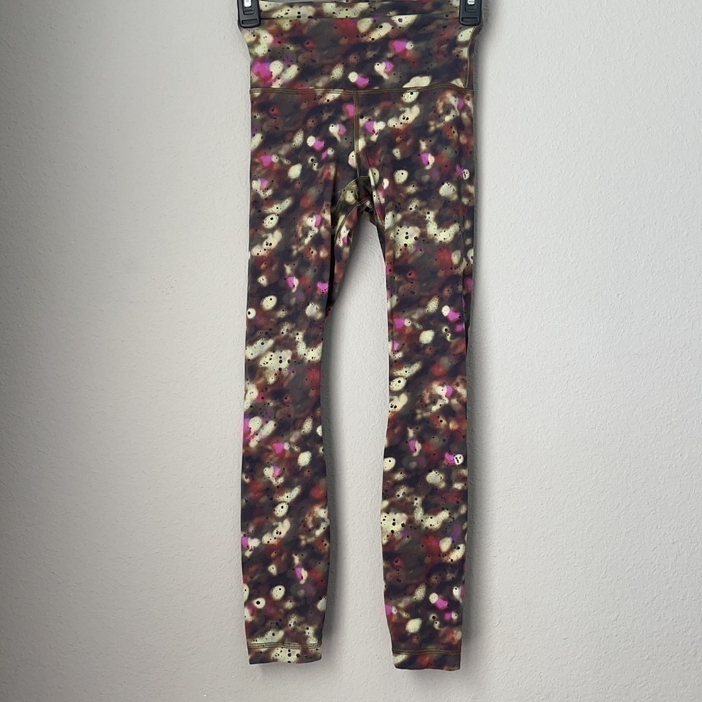 Lululemon Align High-Rise Pant 25"
Soft Focus Splatter Green Multi size 2